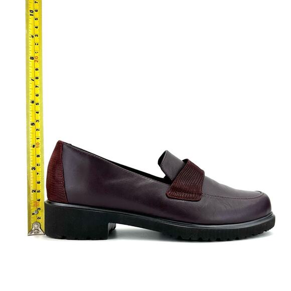 Munro American Geena Women Loafer Size 8 Wine/Red Leather Moc-Toe Low Block Heel - Picture 8 of 16